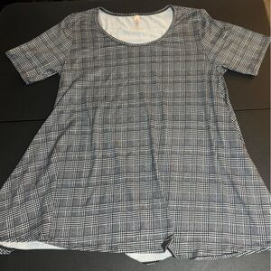 Like new LulaRoe Shirt